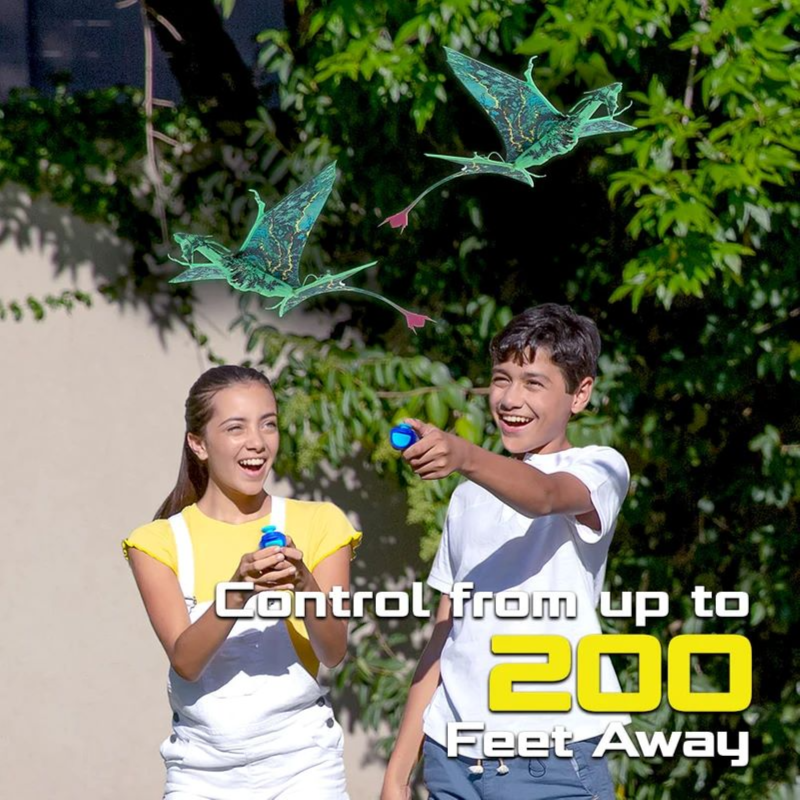 Kids enjoying ZING Avatar The Way of Water remote control flying banshee from the best online toy shop in Qatar